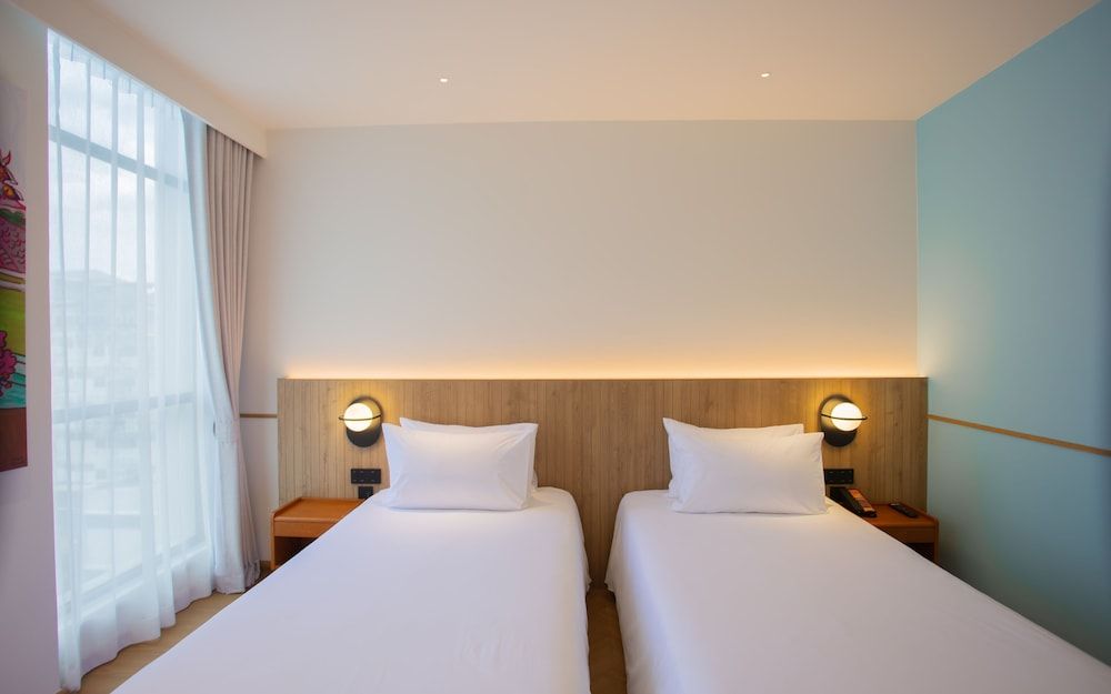 Lub d Bangkok Chinatown Superior Twin Room, City View 5