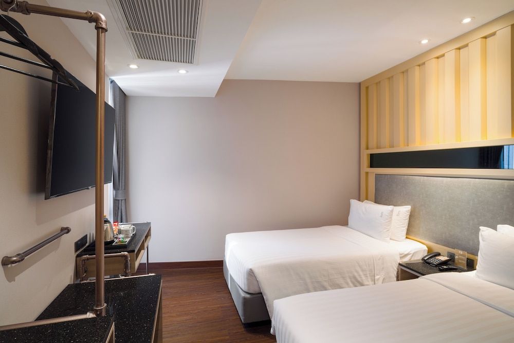 Connecting Room