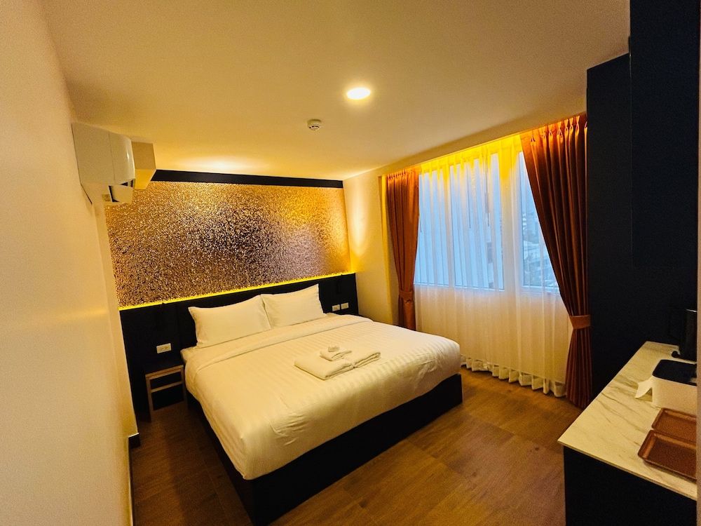 Standard Double Room, City View