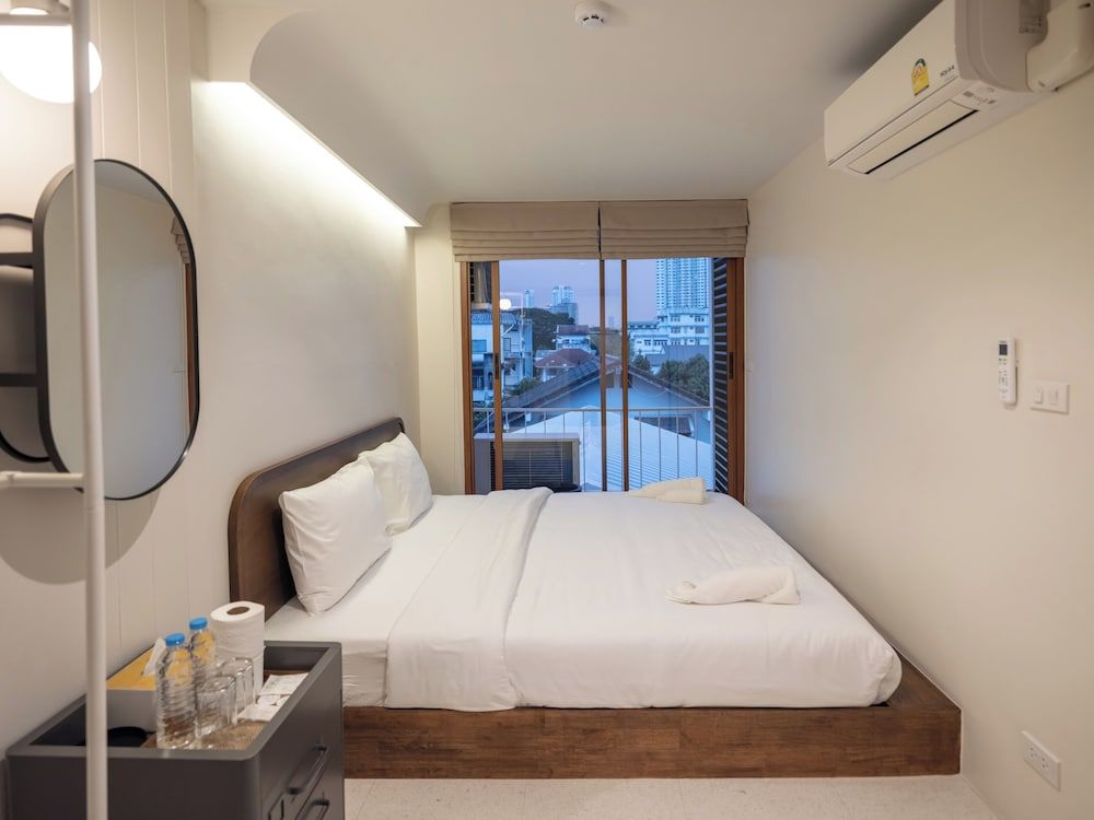 Bedtime Storeys Executive Apartment, 4 Bedrooms, City View 17