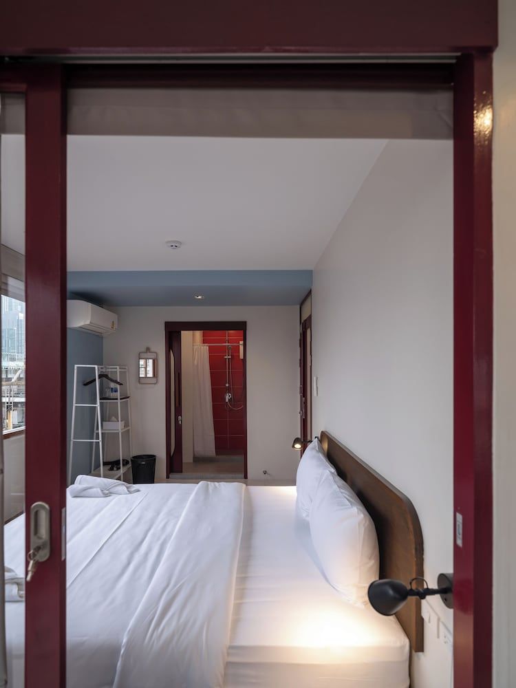 Bedtime Storeys Executive Apartment, 4 Bedrooms, City View 9