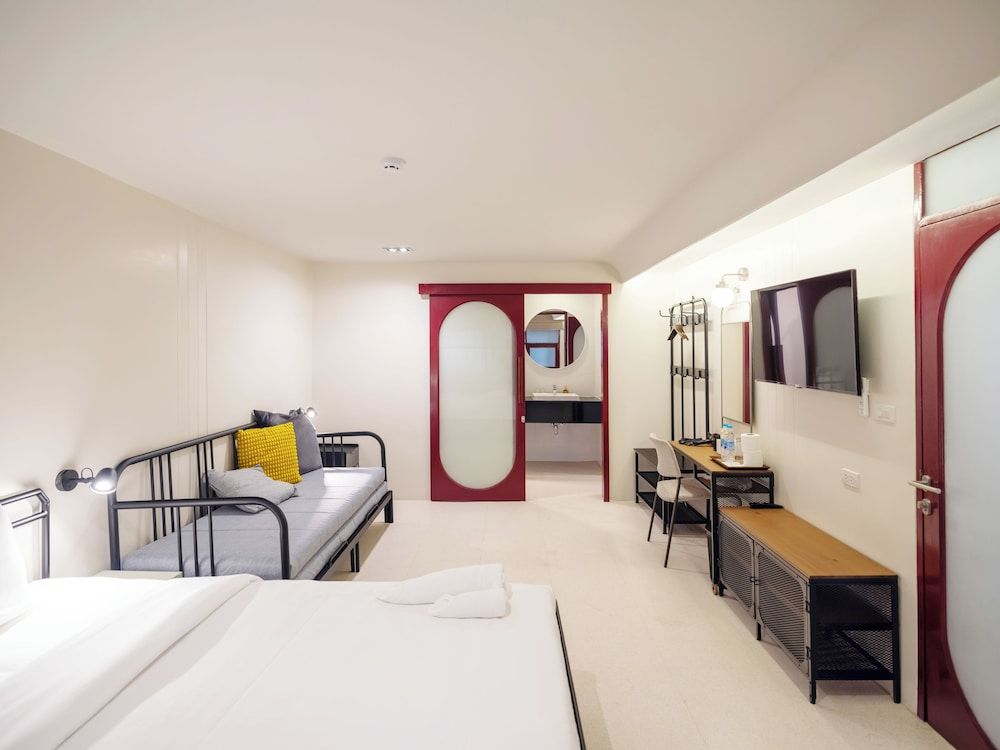 Bedtime Storeys Executive Apartment, 4 Bedrooms, City View 5