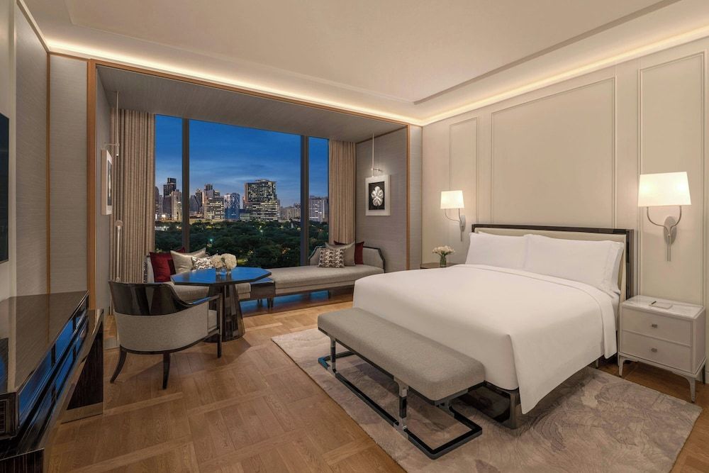Deluxe Room, 1 King Bed, Non Smoking, Park View