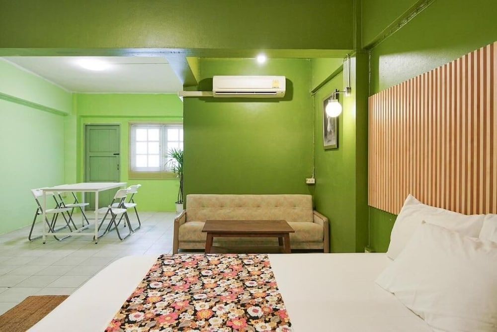 Deluxe Studio Suite