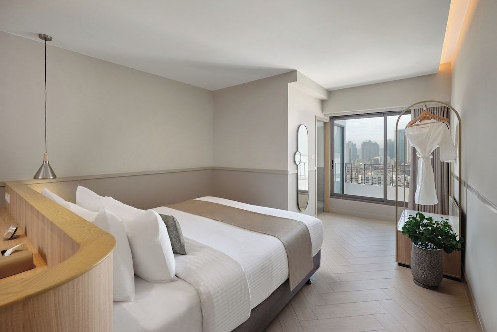 Premier Room, 1 King Bed