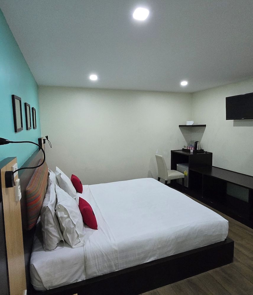Deluxe Triple Room, Non Smoking, Private Bathroom