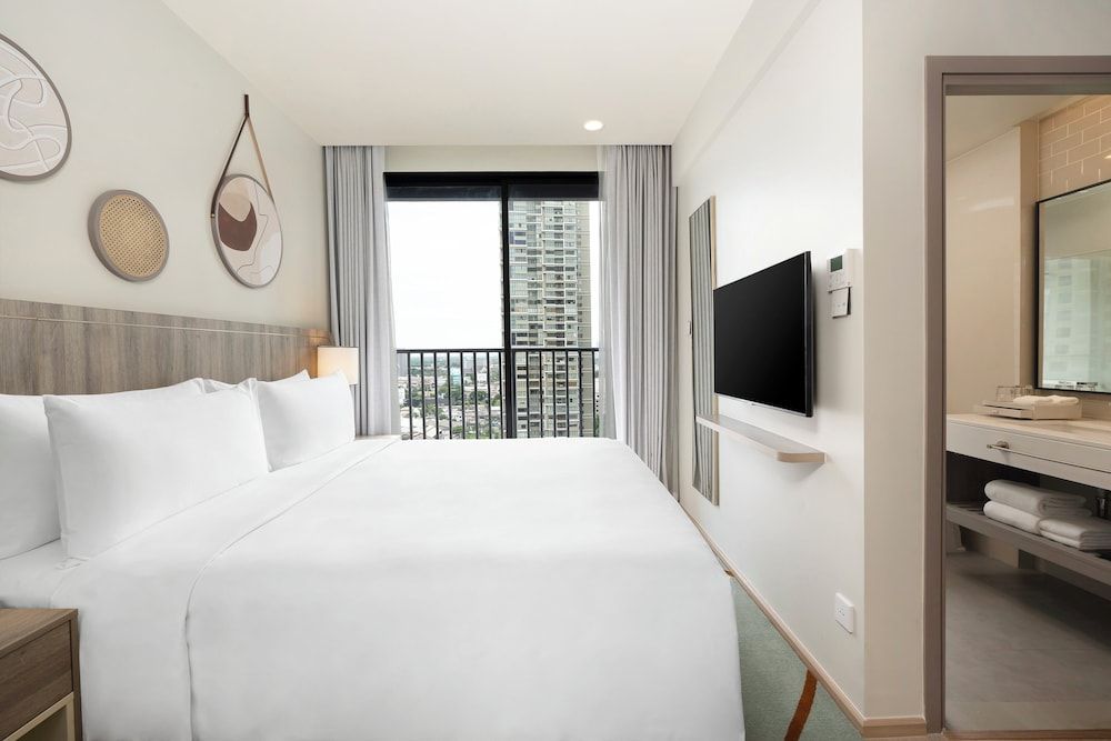 Suite, 1 Bedroom, Balcony (Kitchen)
