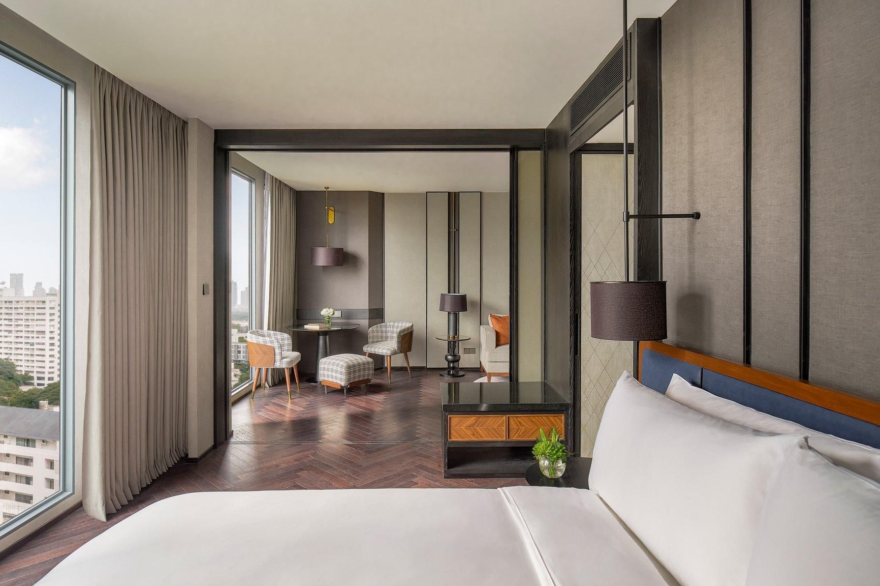 1 King Junior Suite Lounge Access High Floor