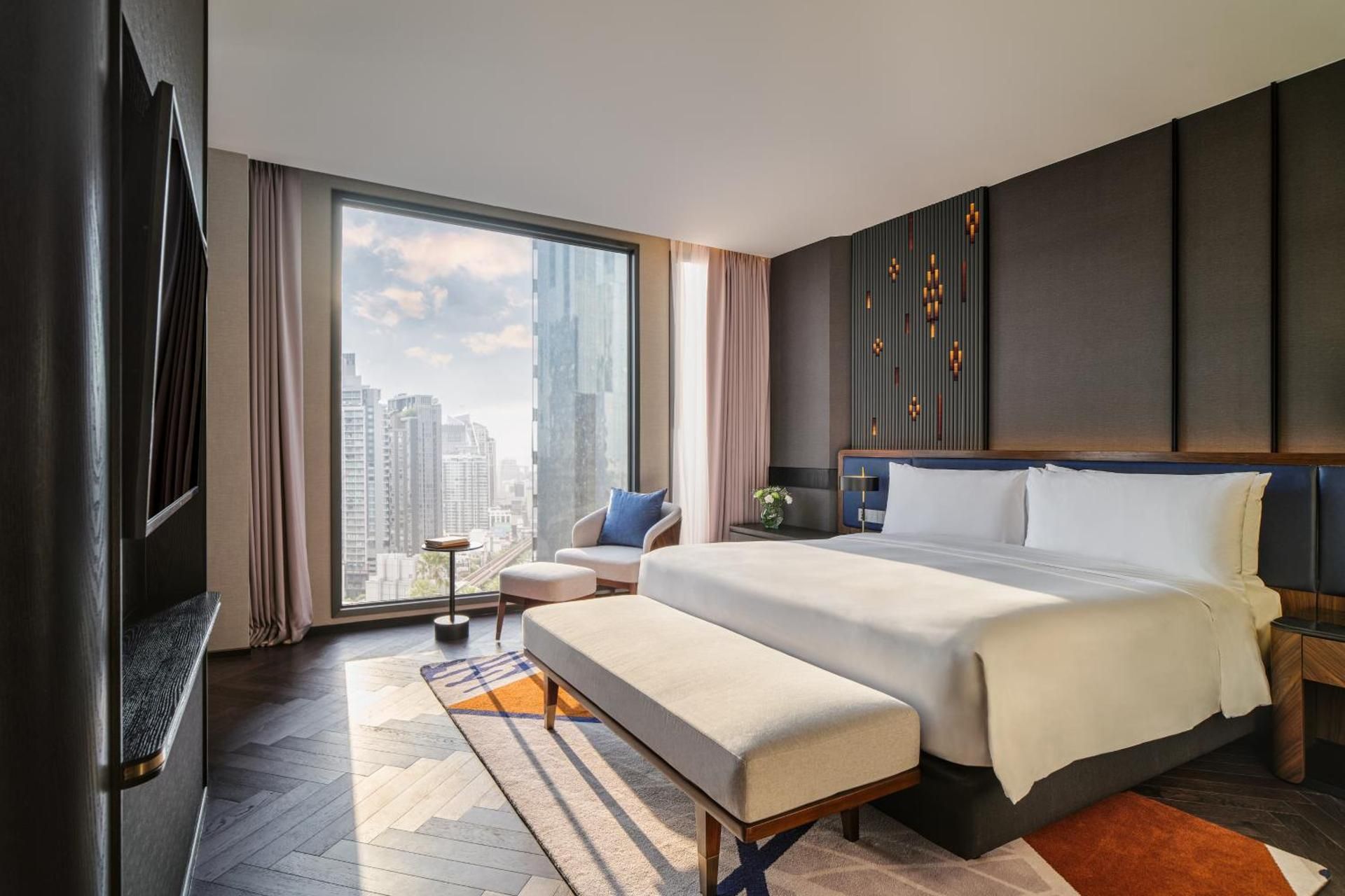 1 Bedroom Suite Dining Lounge Access