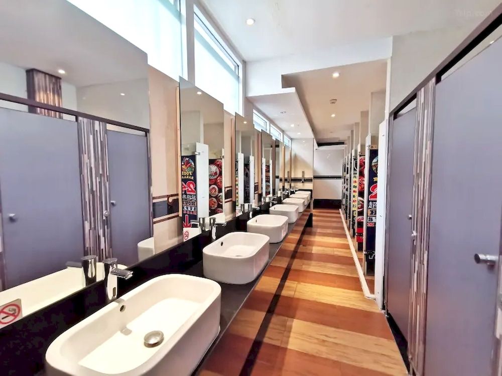 Economy Shared Dormitory, Men only