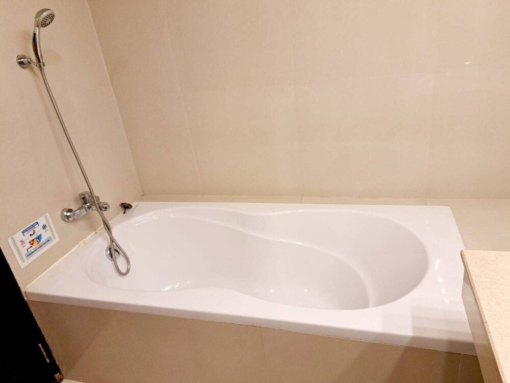 6D - No Impact From Earthquake 3bedrooms 2 Bath Downtown Bangkok Apartment, 3 Bedrooms, Accessible, Balcony 37