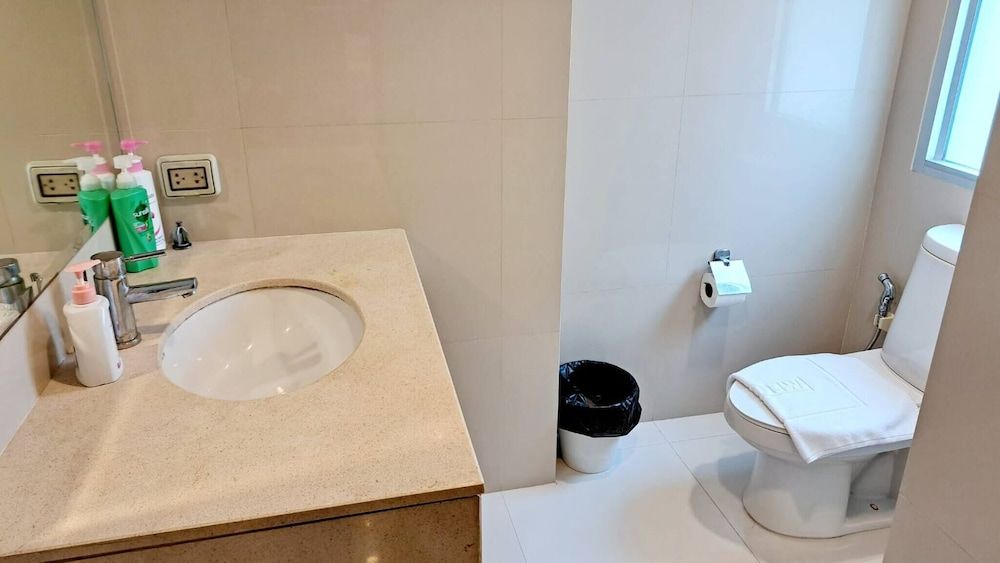 6D - No Impact From Earthquake 3bedrooms 2 Bath Downtown Bangkok Apartment, 3 Bedrooms, Accessible, Balcony 20