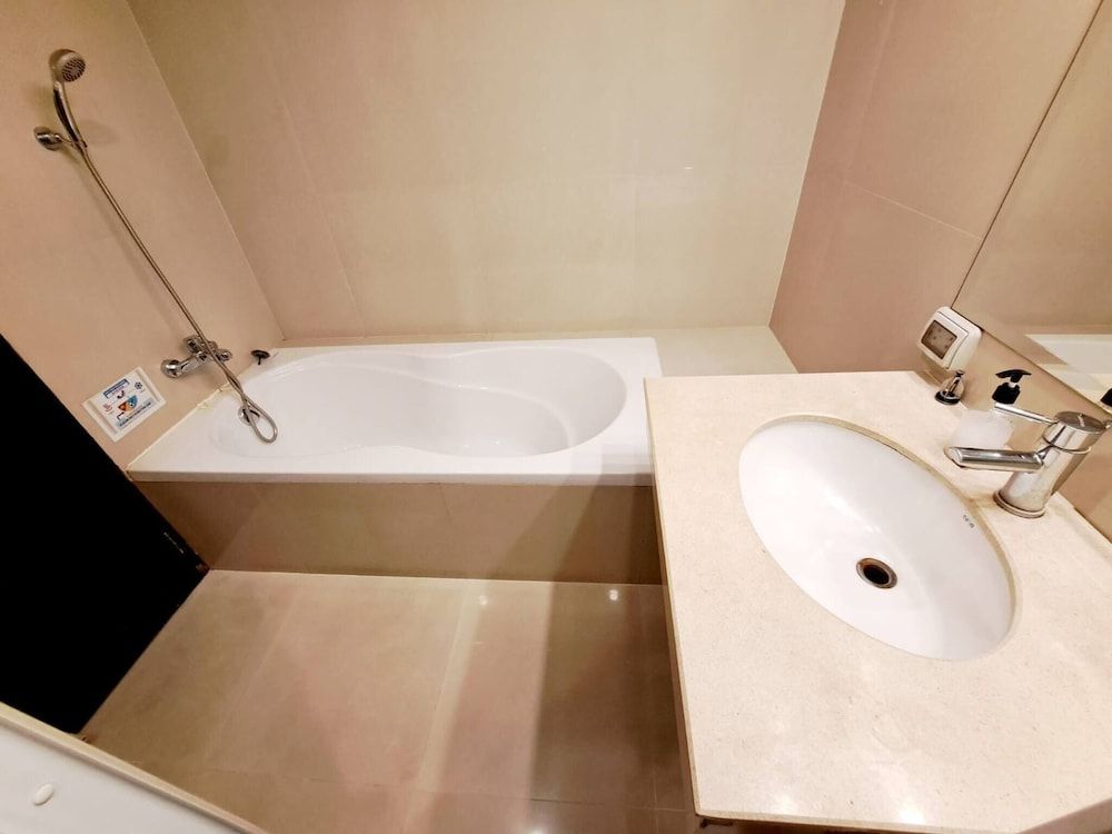 6D - No Impact From Earthquake 3bedrooms 2 Bath Downtown Bangkok Apartment, 3 Bedrooms, Accessible, Balcony 17