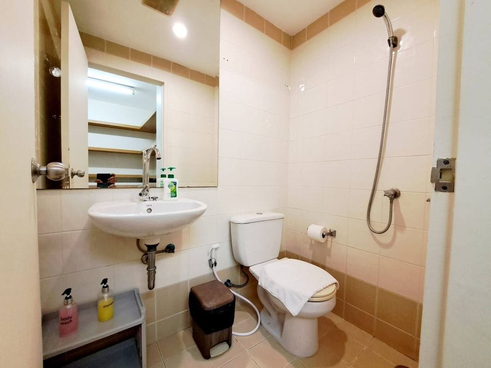 6D - No Impact From Earthquake 3bedrooms 2 Bath Downtown Bangkok Apartment, 3 Bedrooms, Accessible, Balcony 28