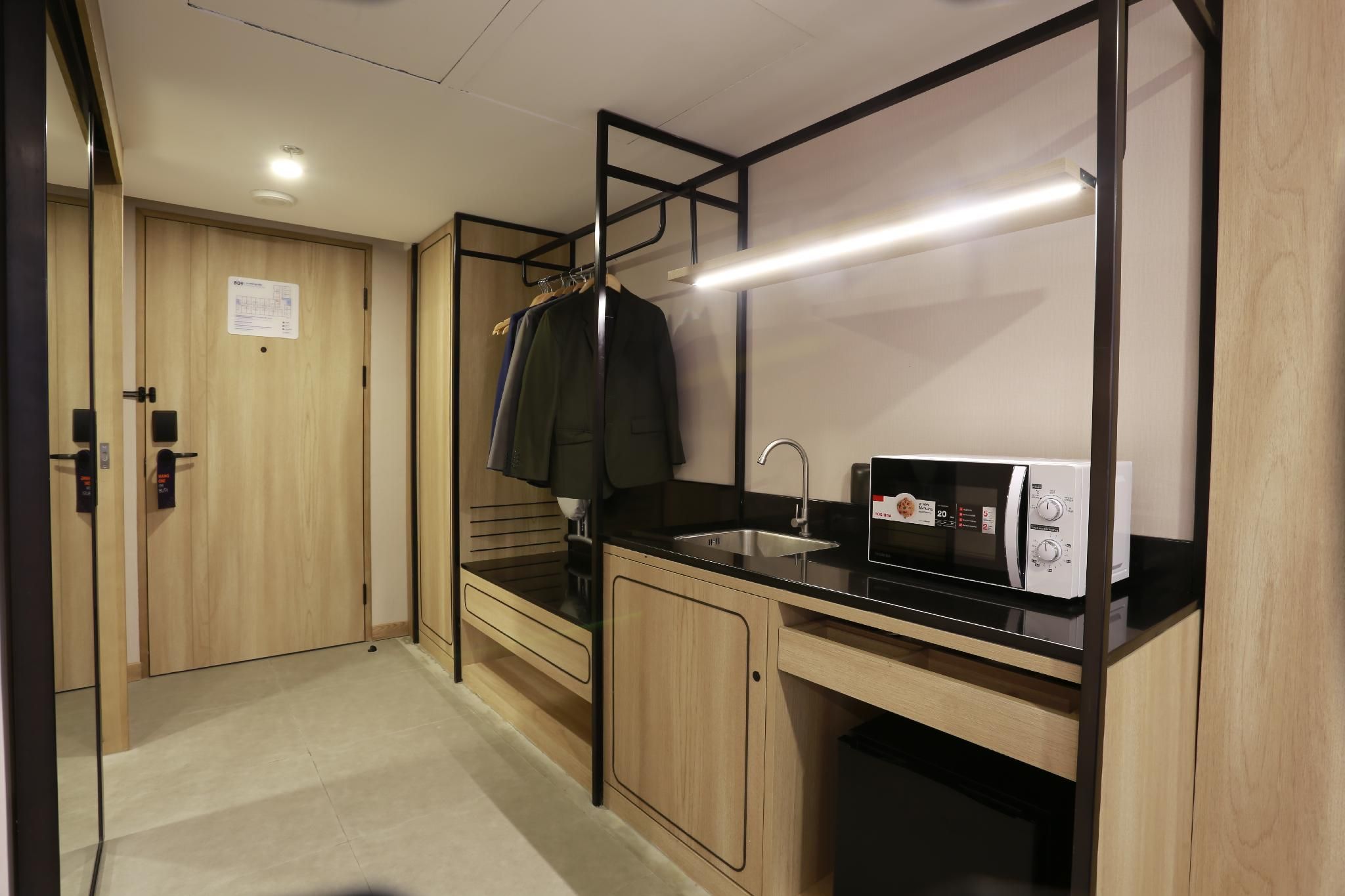 1 Queen Suite Kitchenette