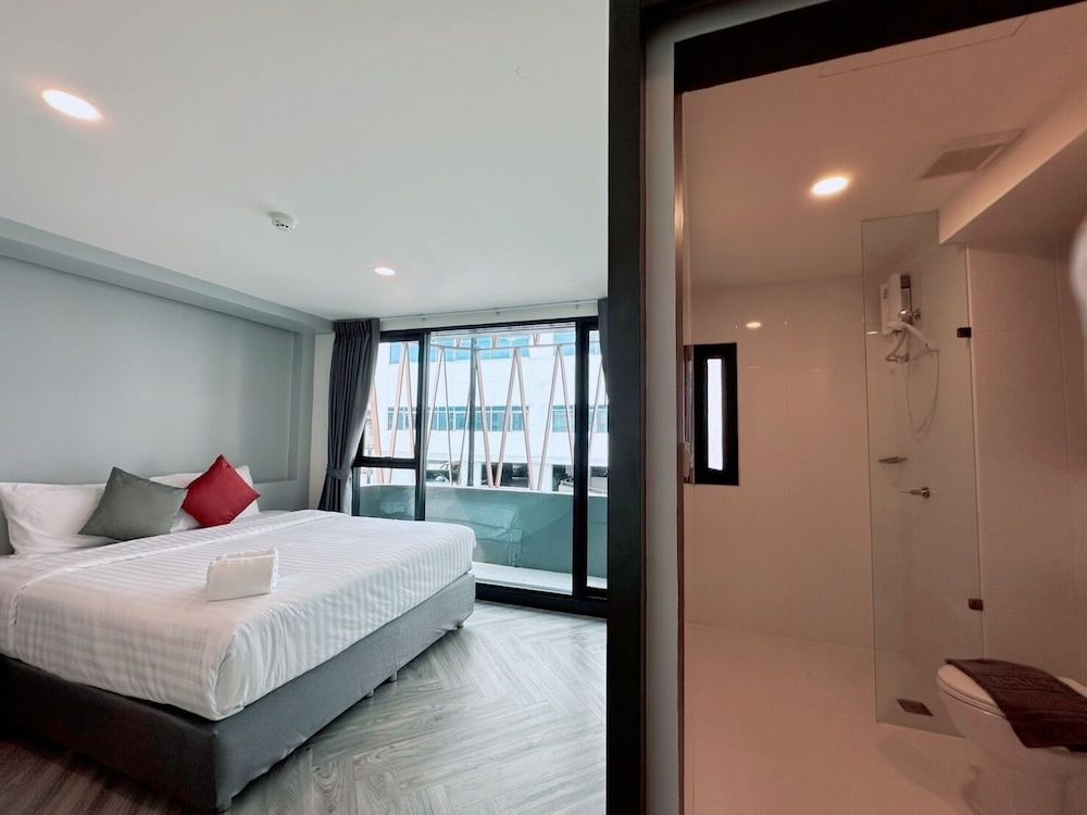 Grand Deluxe Balcony Double Room