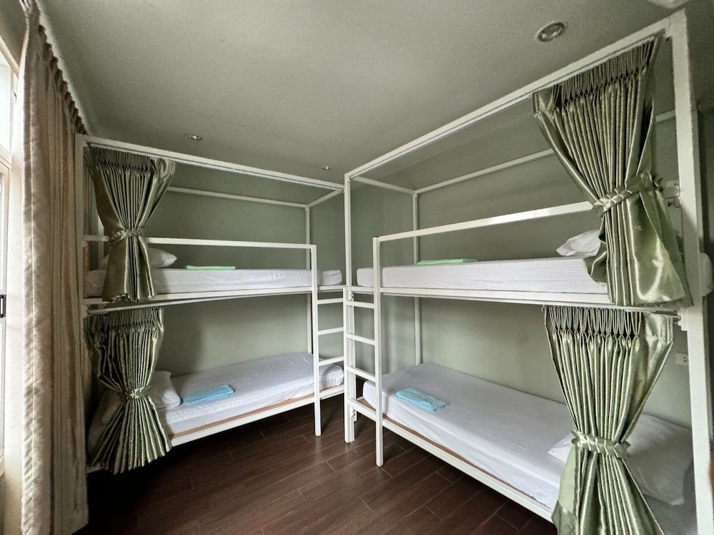 Bunk Bed in Mixed Dormitory Room