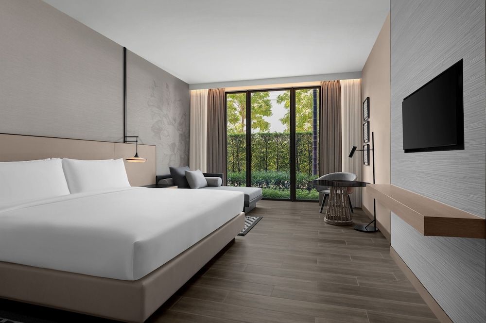 Deluxe Room, 1 King Bed, Non Smoking