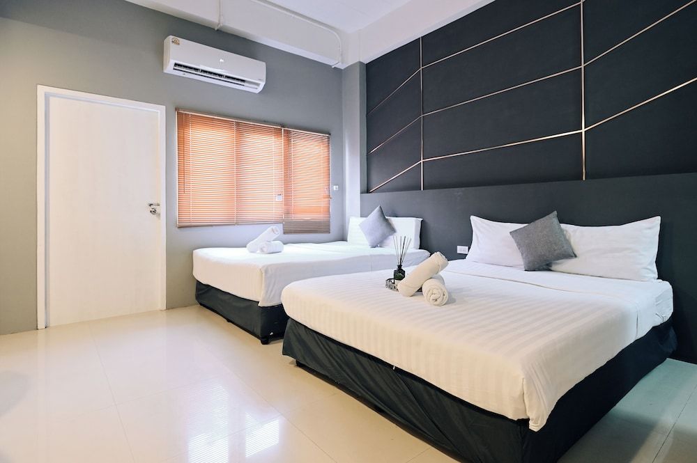 Junior Family Room (Building 2)