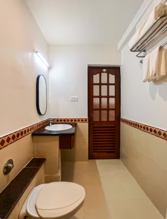 Deluxe Queen Pool View