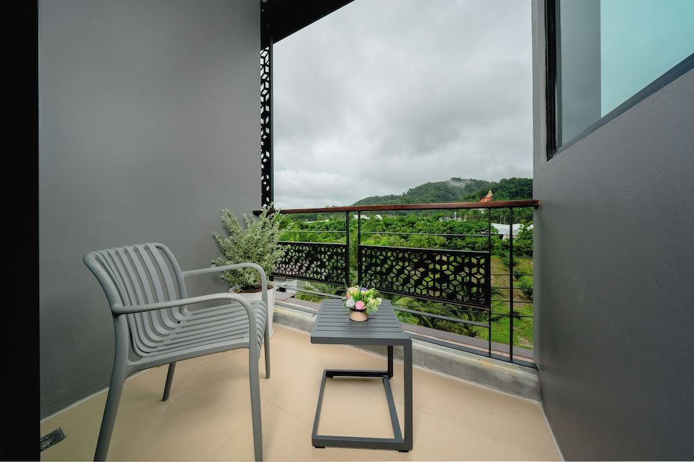 HAPPY HOTEL Deluxe Double Room, 1 King Bed 7