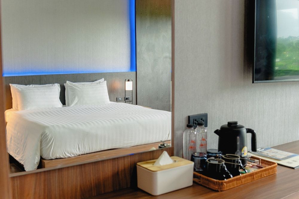 HAPPY HOTEL Deluxe Double Room, 1 King Bed 3