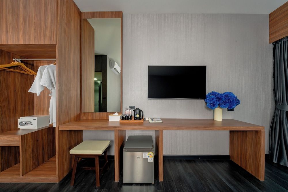 HAPPY HOTEL Deluxe Double Room, 1 King Bed 19