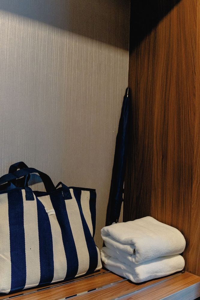 HAPPY HOTEL Deluxe Double Room, 1 King Bed 17