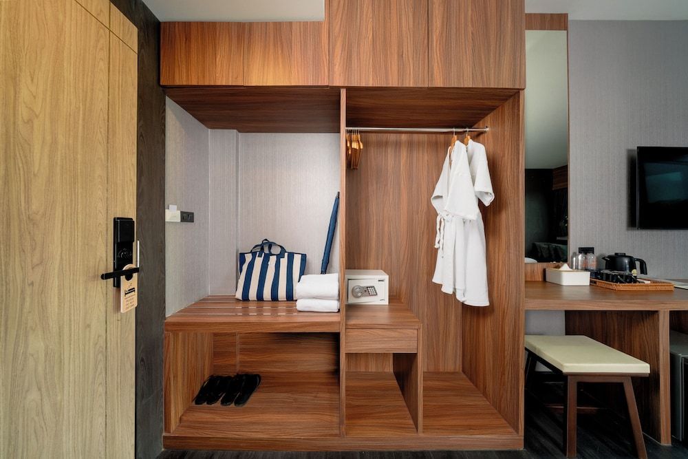 HAPPY HOTEL Deluxe Double Room, 1 King Bed 8