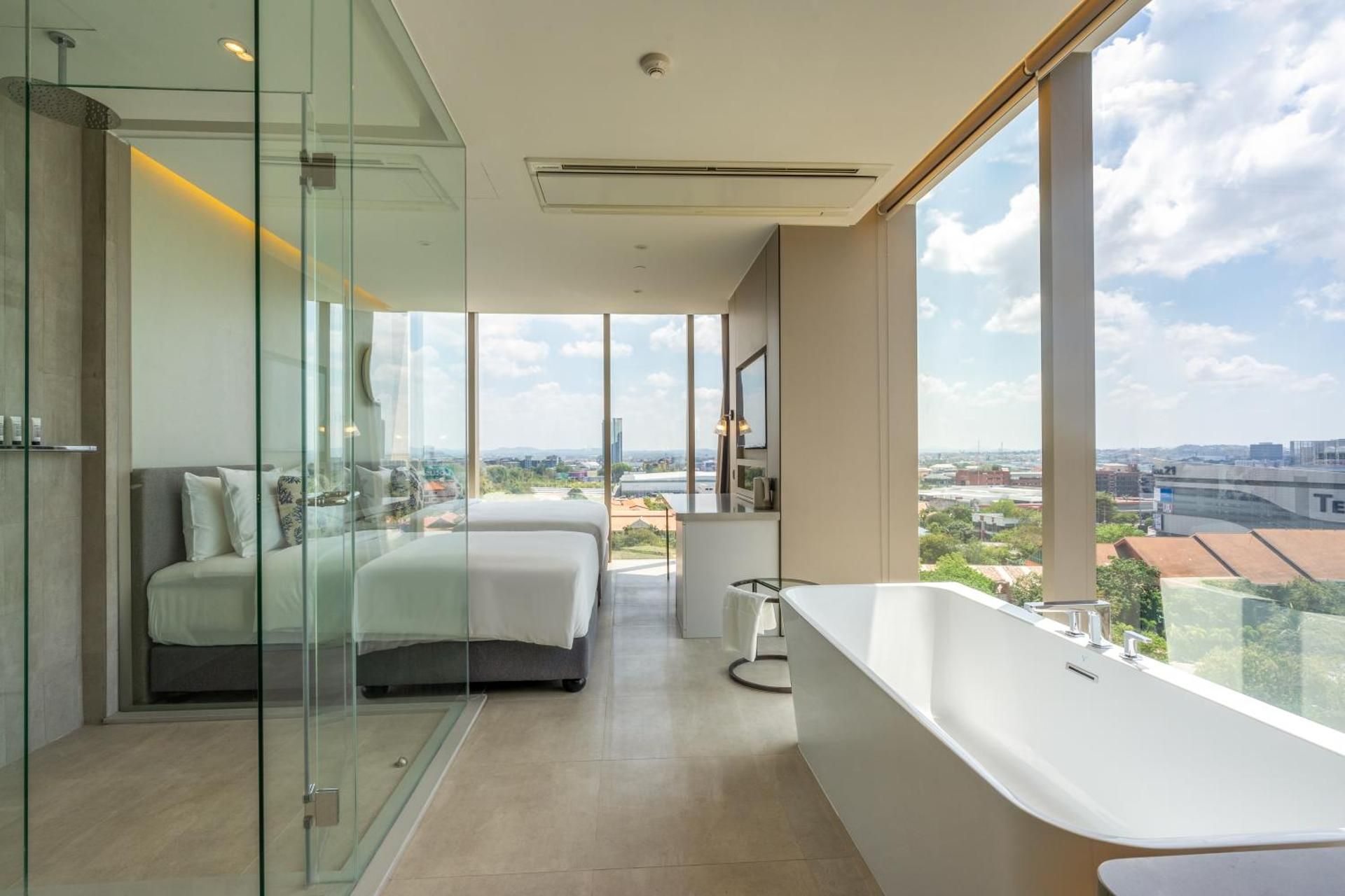 Stella Triple Suite