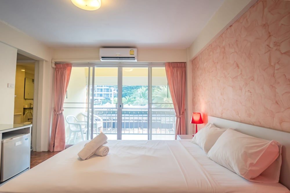 Windy Inn Classic Double Room, Garden View 3