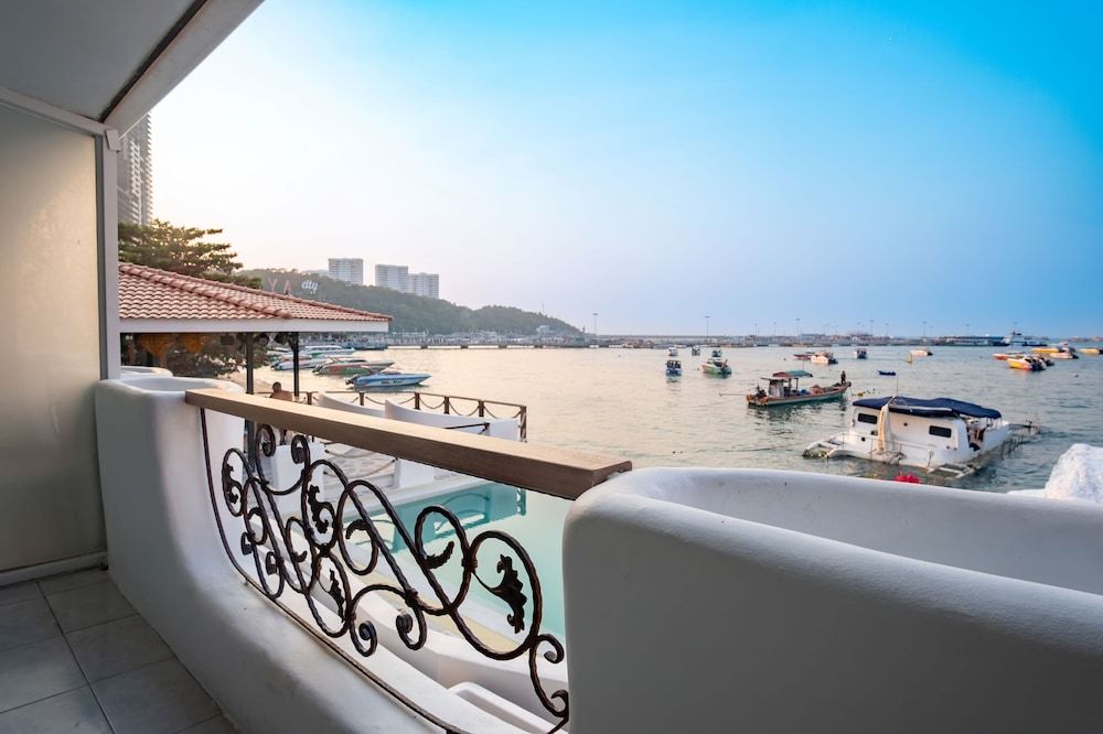 Windy Inn Deluxe Double Room, Ocean View 5