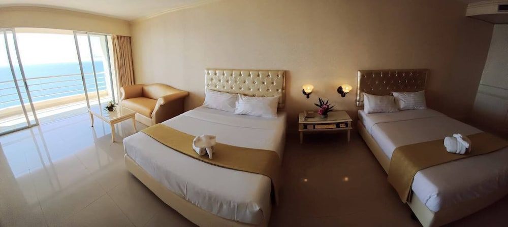 Adriatic Palace Hotel Pattaya Deluxe Double or Twin Room 2