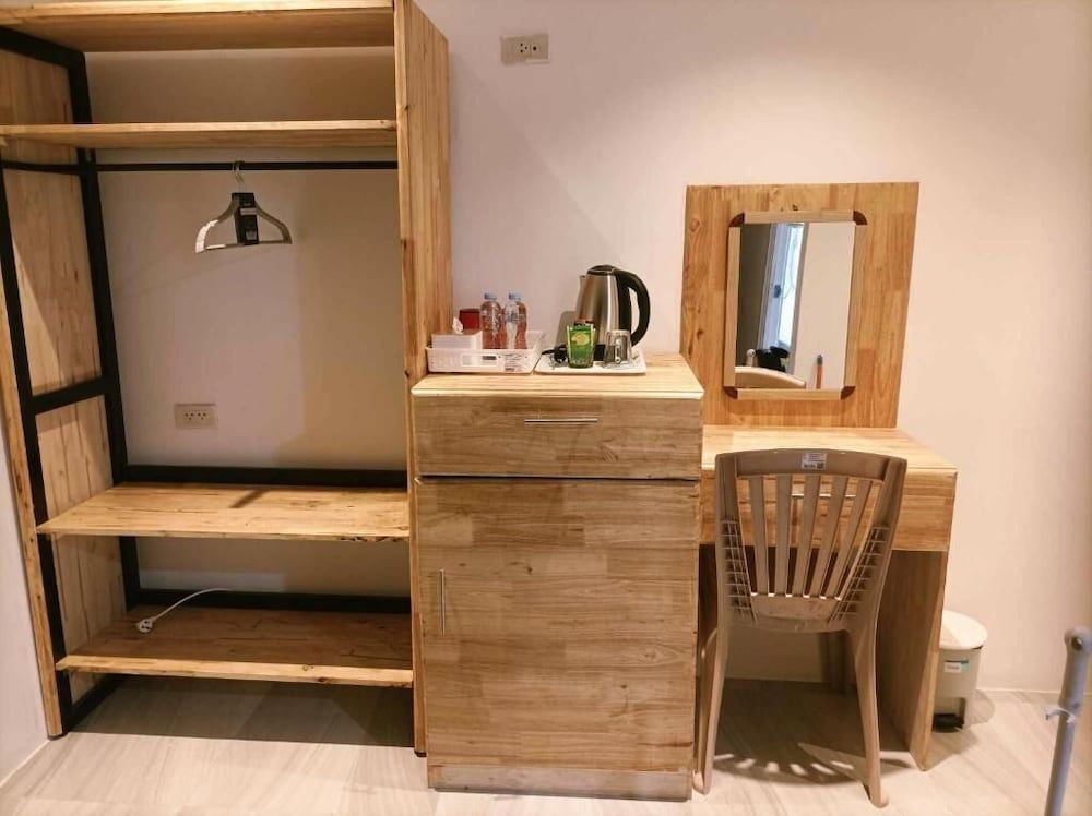 YOK Guesthouse Jomtien Standard Single Room 4