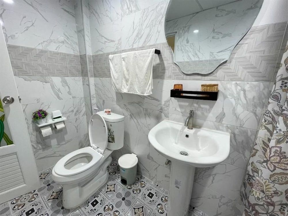 YOK Guesthouse Jomtien Deluxe Double with Jacuzzi 3