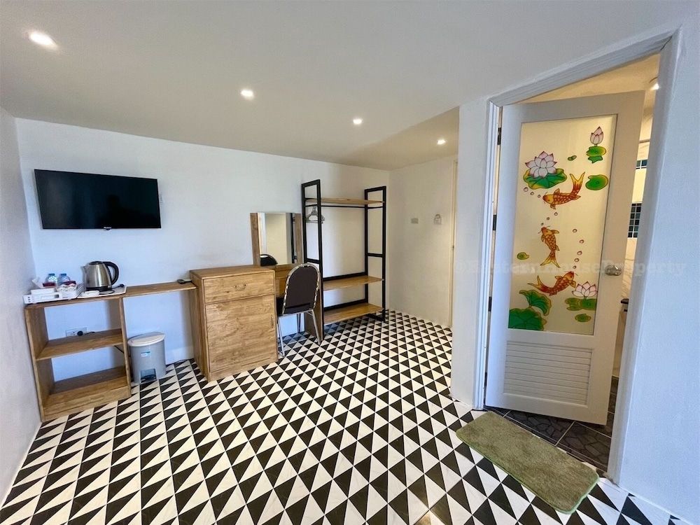 YOK Guesthouse Jomtien Deluxe King Room 15