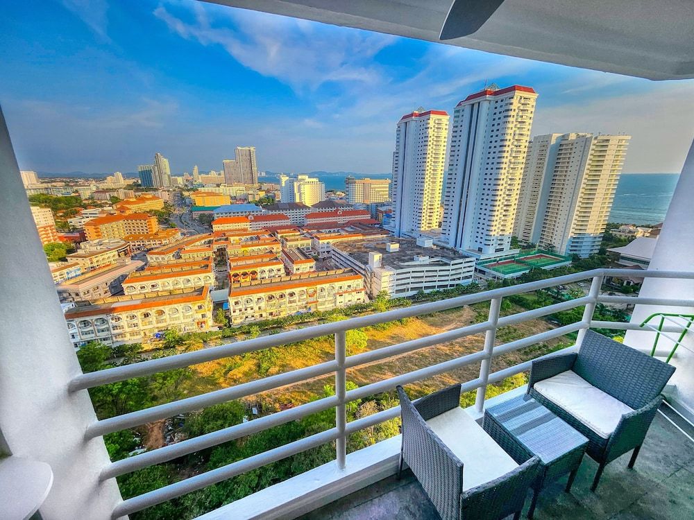 View Talay 5 Jomtien Beachfront Apartment 8