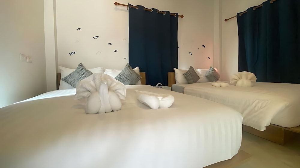 Deluxe Room, Pool View