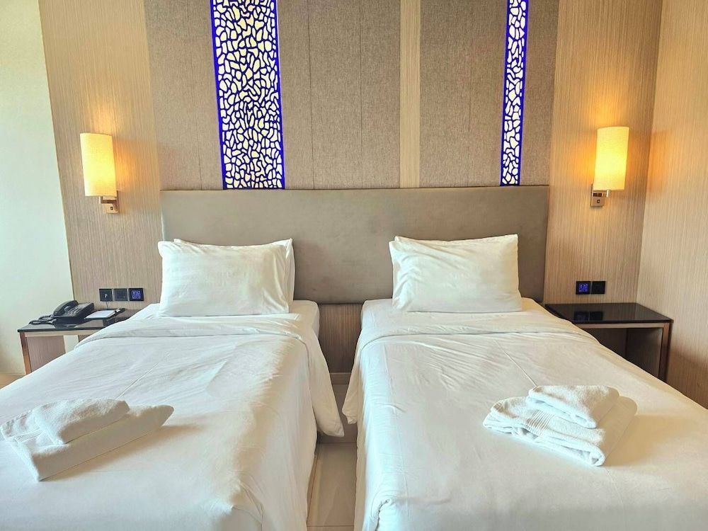 The Tj Hotel Deluxe Twin Room 5