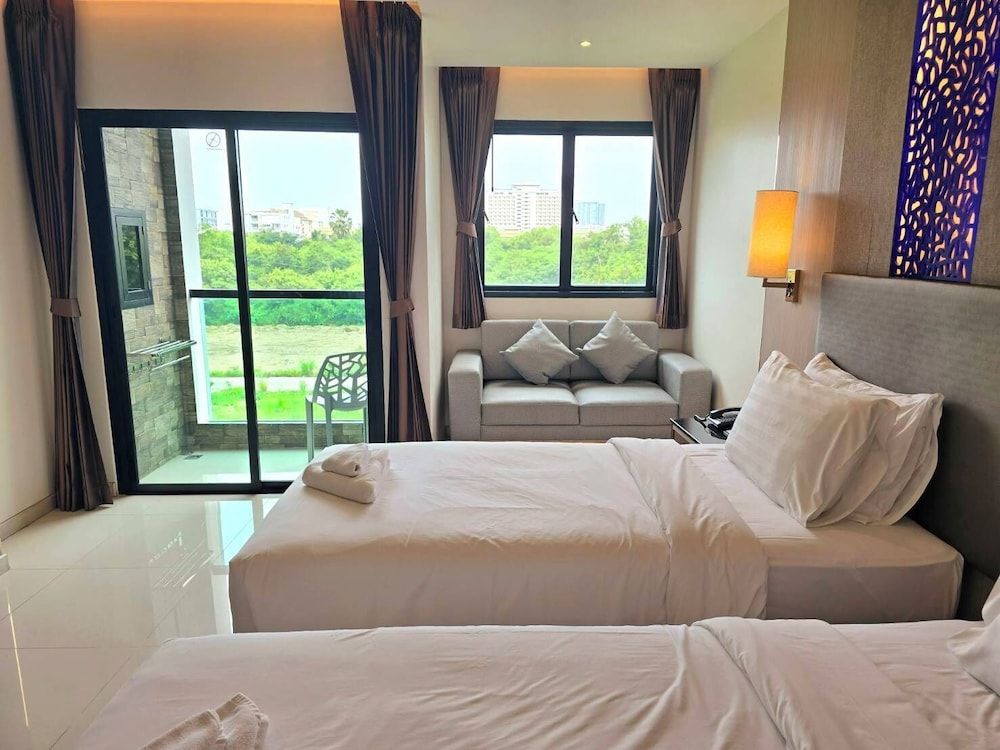 The Tj Hotel Deluxe Twin Room 4