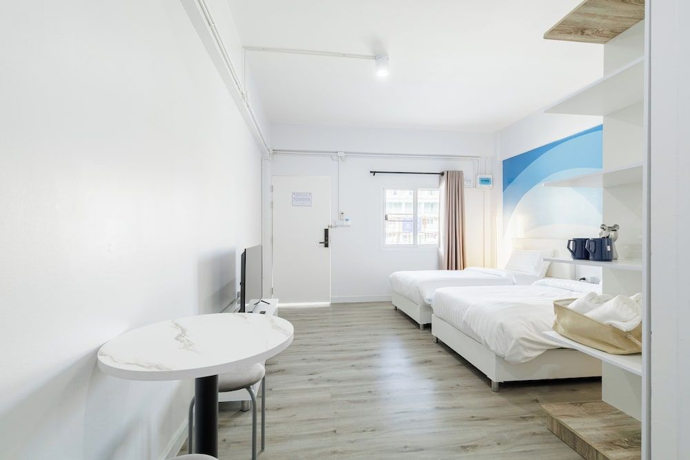 SRINN Hotel Pattaya Klang Superior Twin Room 3