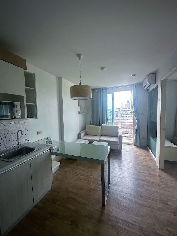 NEO SEA VIEW CONDO Comfort Condo 6