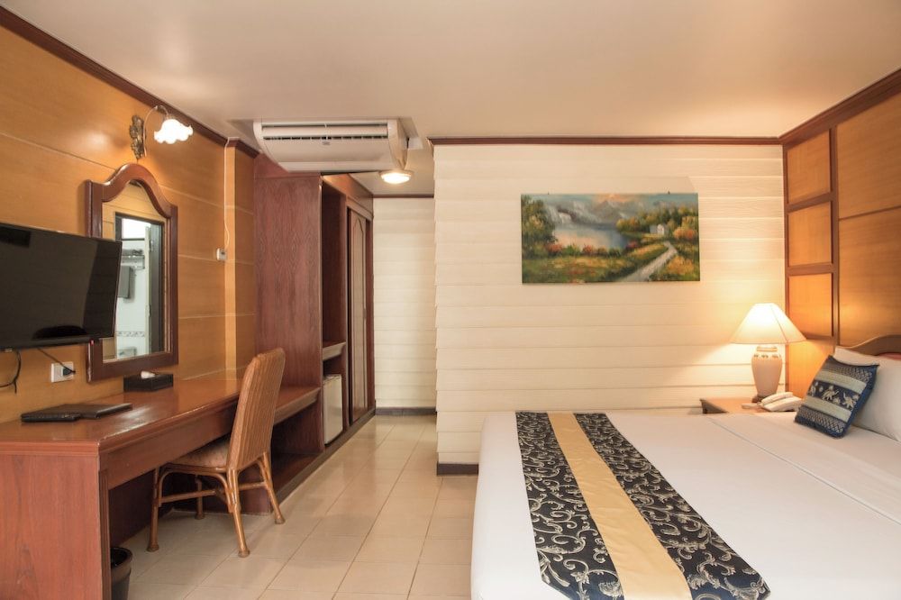Deluxe Double Room, Pool View