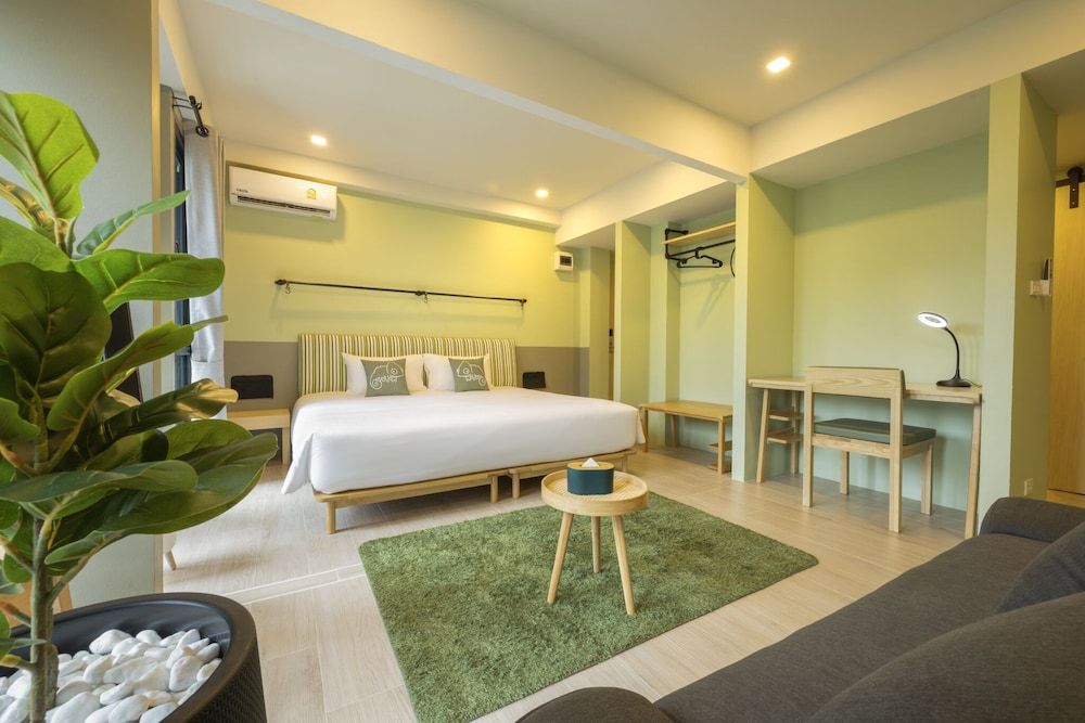 Chamemon Bed Phuket Town Family Junior Suite