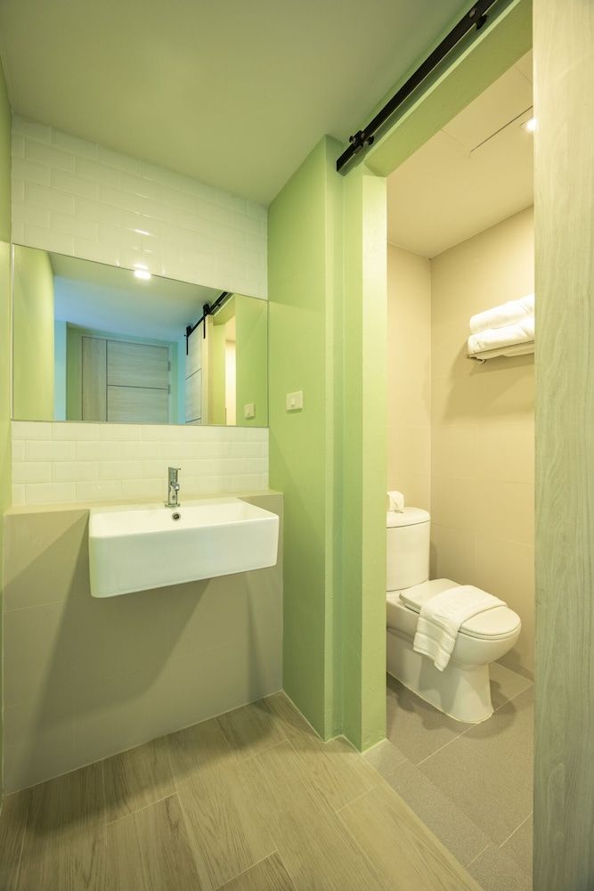 Chamemon Bed Phuket Town Family Junior Suite 6