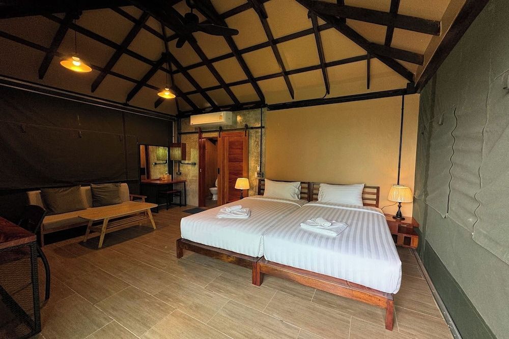Pha Lae Tawan@Siray Standard Villa, 2 Twin Beds