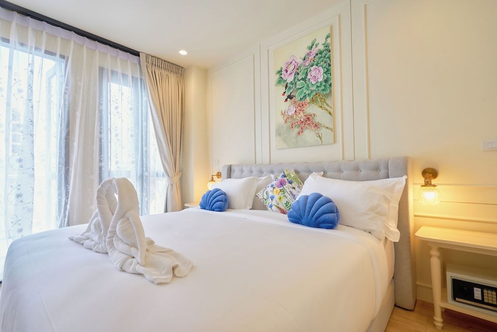 Hawa House Phuket Deluxe Double Room 3