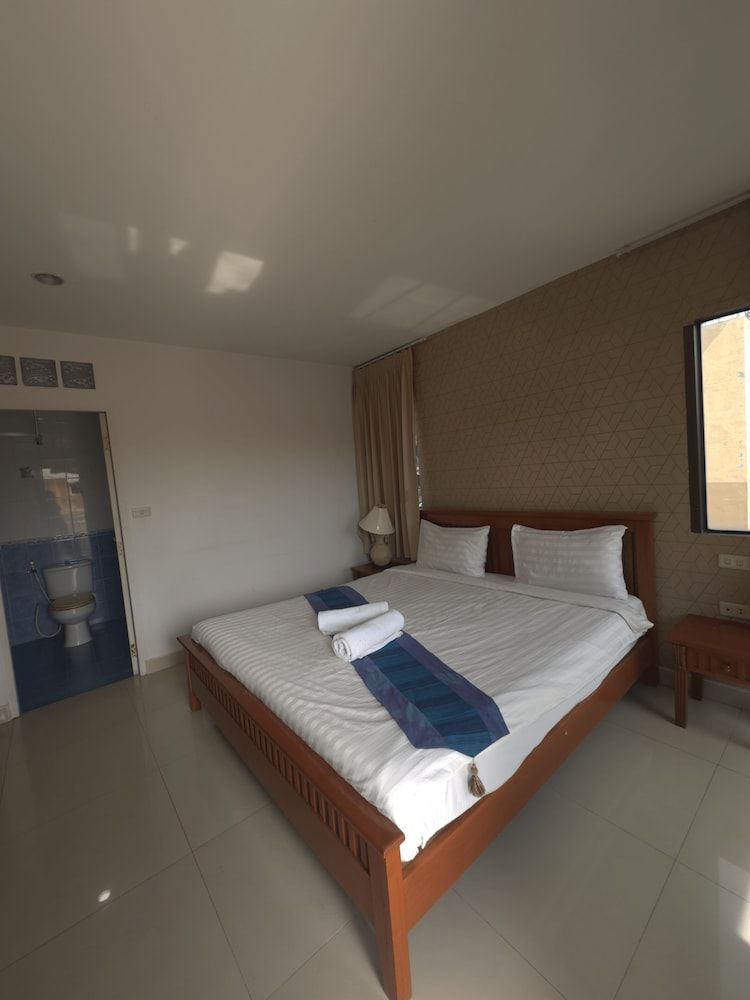Deluxe Room, City View
