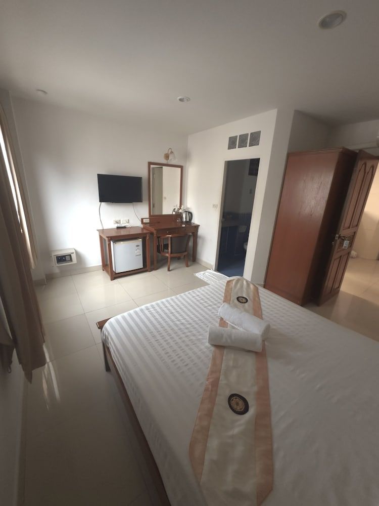 Classic Double Room, City View
