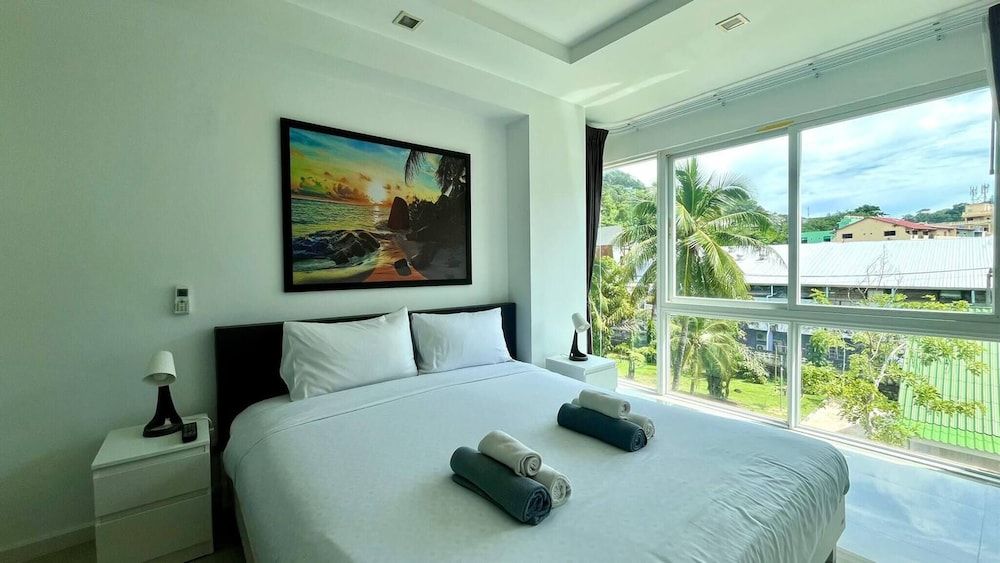 Condo, 2 Bedrooms, Accessible, Balcony